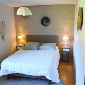 Chambre avec lit double