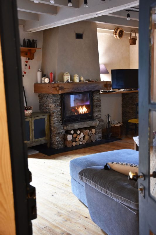 cheminee-gite-carbounet-siguer-ariege-pyrenees cheminee-gite-carbounet-siguer-ariege-pyrenees